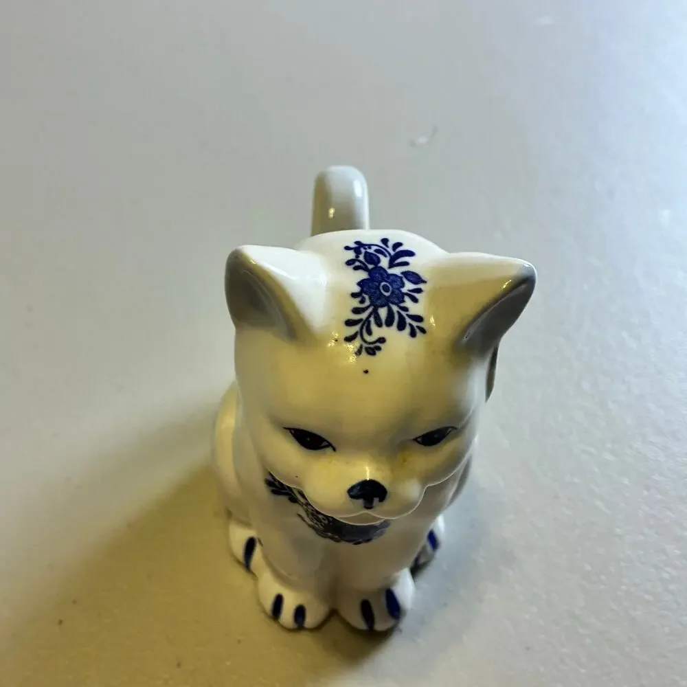 Vintage JSNY Taiwan Blue White Ceramic Cat Creamer Pitcher Delft Style Kitty